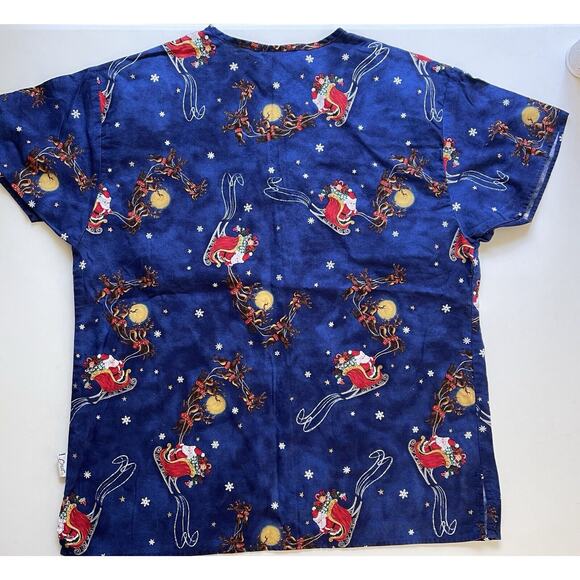 Christmas Scrub Top Crest Cottons Santa Sleigh Women's Scrub Top Size M - Picture 3 of 6